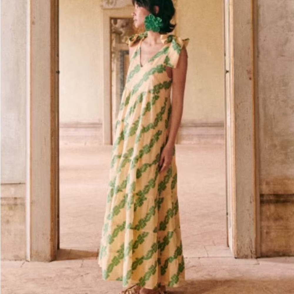Editions Milano Elegant Green and Cream Maxi Dress